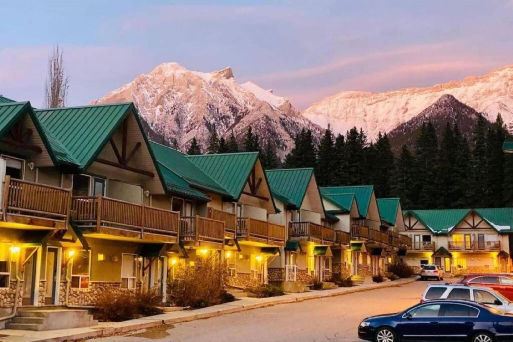 קאנמור Banff Wood Lodge מראה חיצוני תמונה