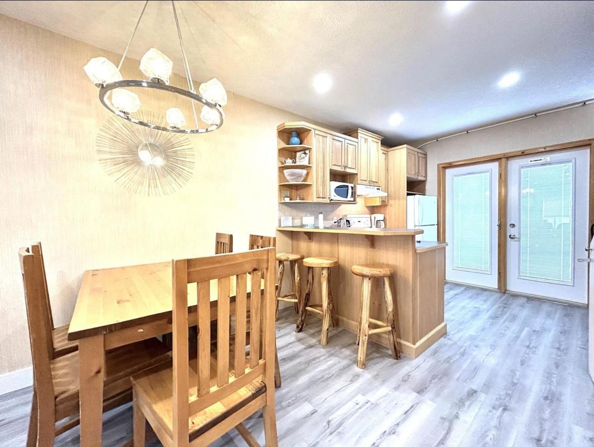 קאנמור Banff Wood Lodge מראה חיצוני תמונה