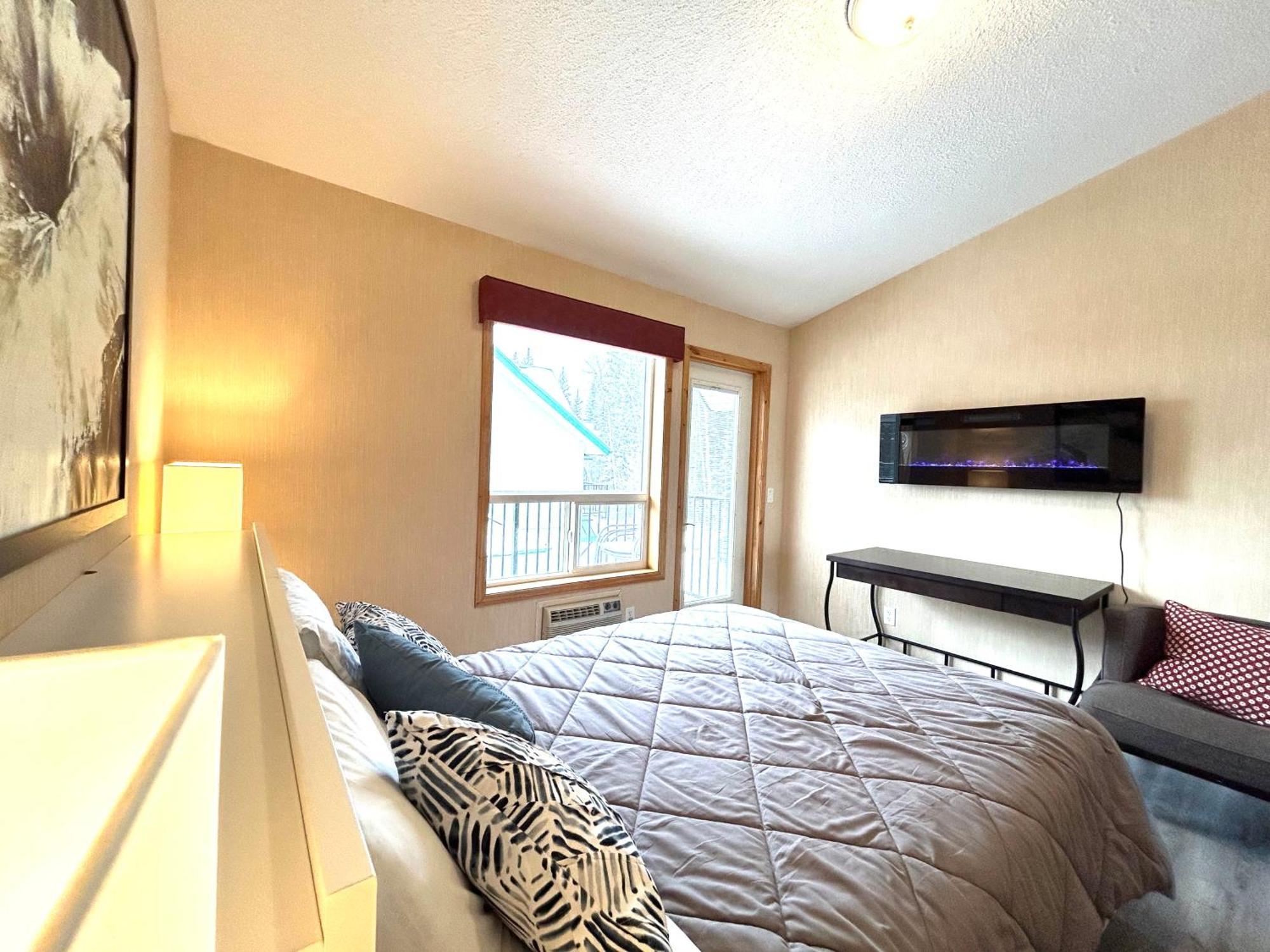 קאנמור Banff Wood Lodge מראה חיצוני תמונה