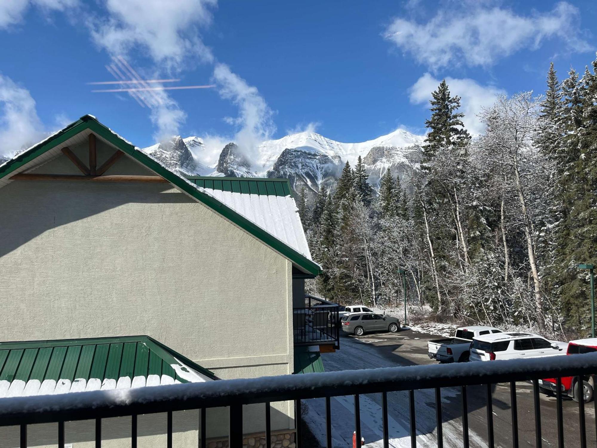 קאנמור Banff Wood Lodge מראה חיצוני תמונה